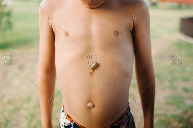 Belly button piercing on sale boy