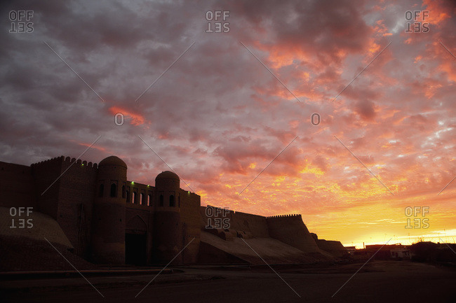 South Gate (Tosh Darvosa) at sunrise, Ichan Kala Old City, Khiva, Kizilkum desert, Khwarezm region, Uzbekistan