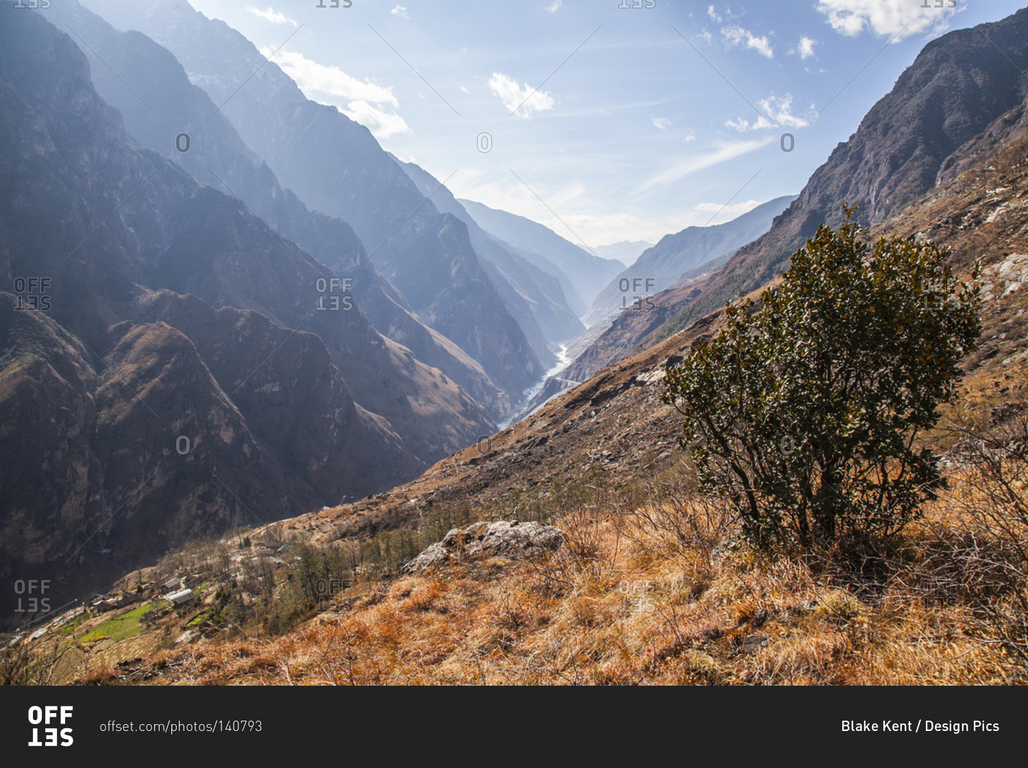 Tiger Leaping Gorge, the deepest river canyon, Yunnon Province, China