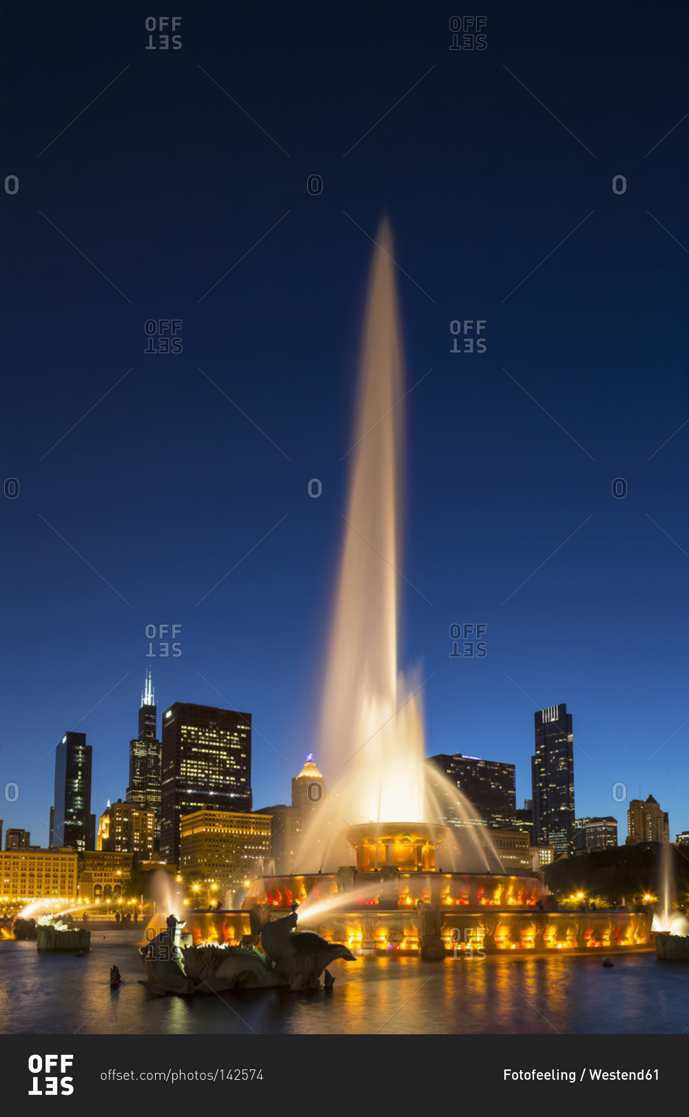 Millennium Park with Buckingham Fountain at night, Chicago
