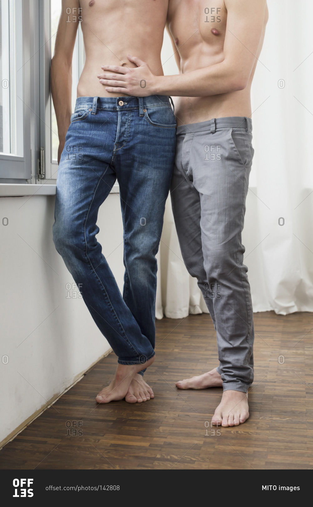 голые мужчины в джинсах фото 101
