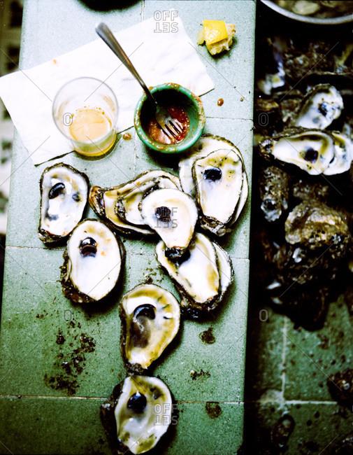 Fresh oysters prepared on table