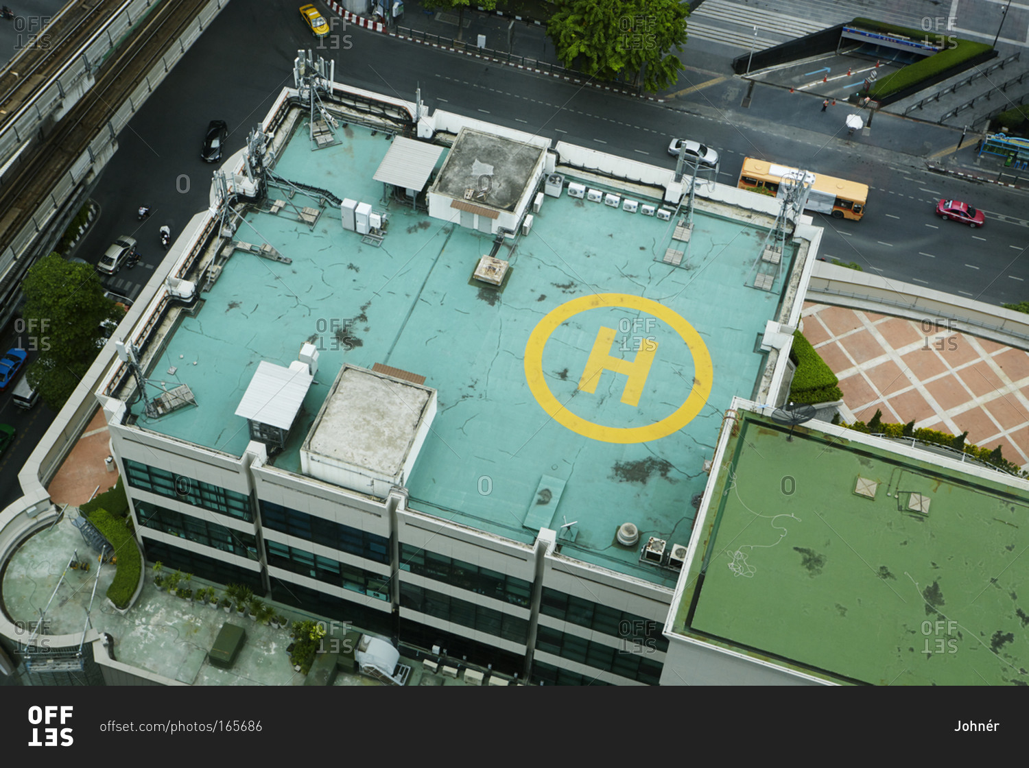 Helipad on hospital roof stock photo - OFFSET