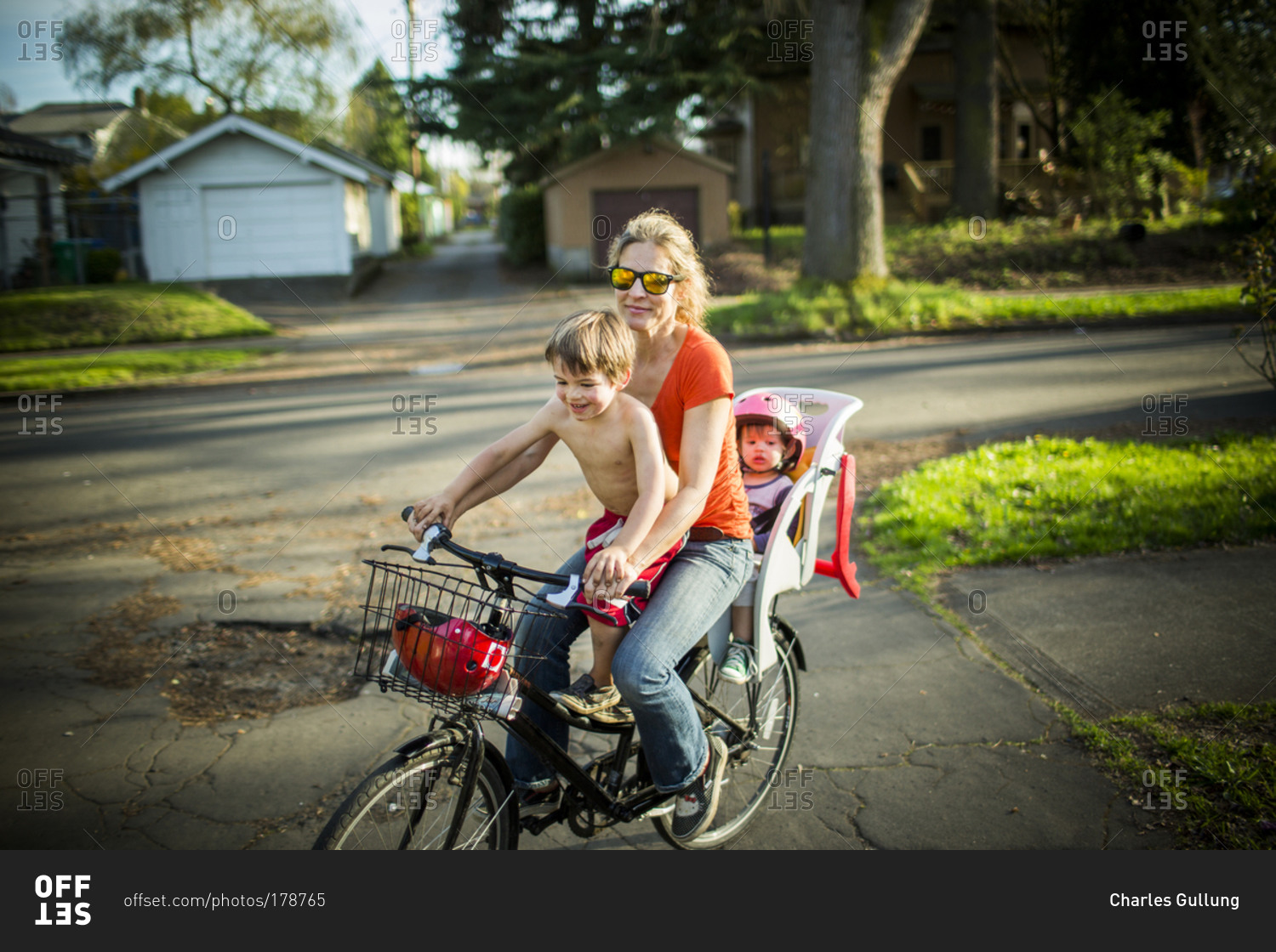 Mom and best sale kid bike