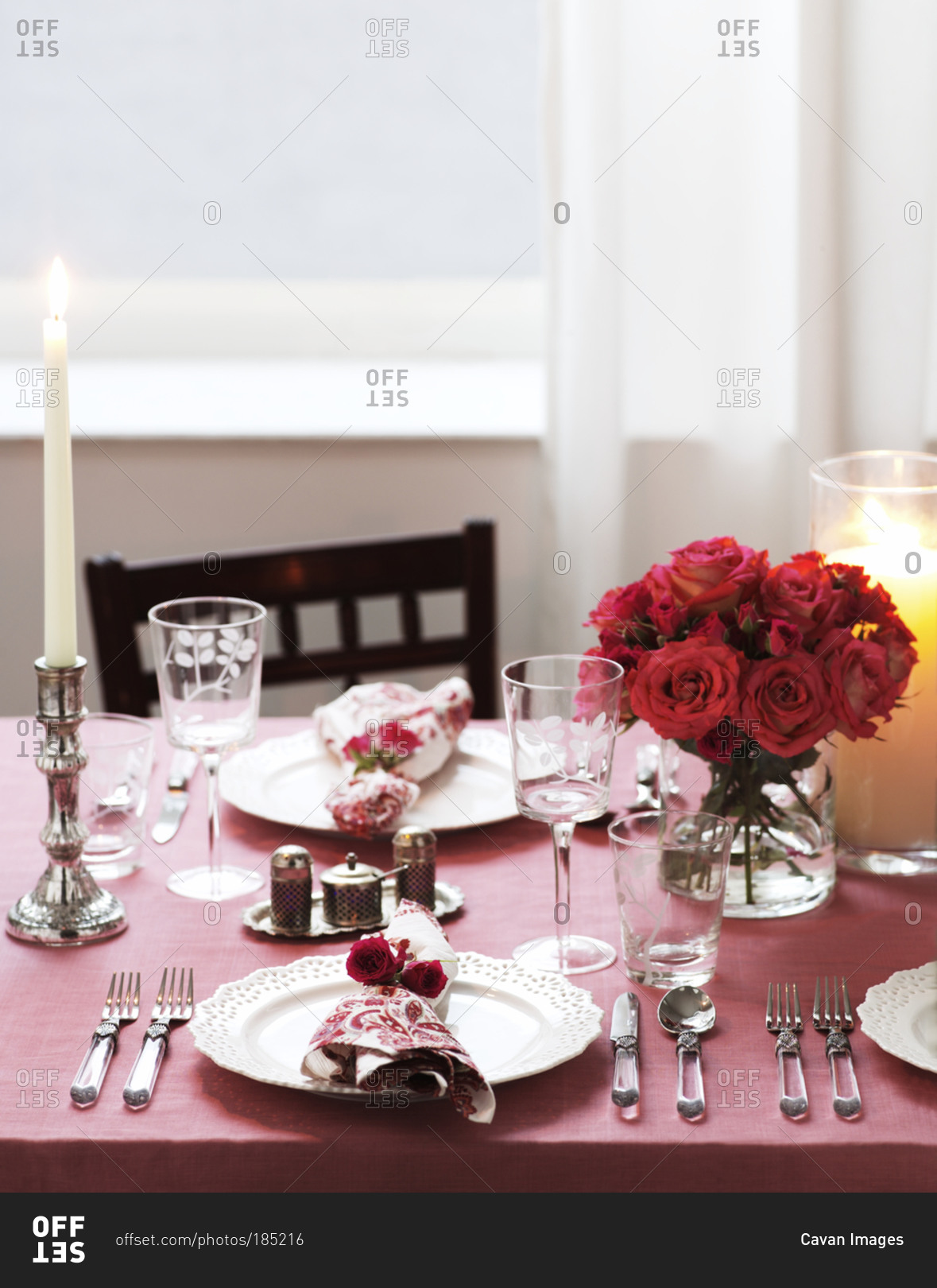 Романтическая сервировка стола