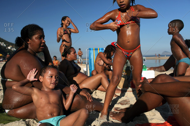 Rio De Janeiro, Brazil - July 9, 2010 Women With Children -2577