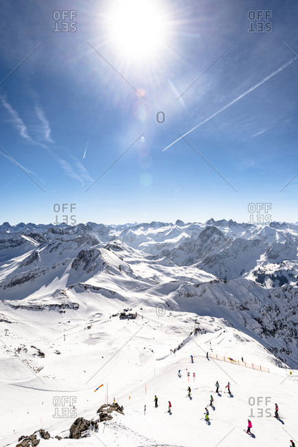 Skiers on slope, Nebelhorn - Offset