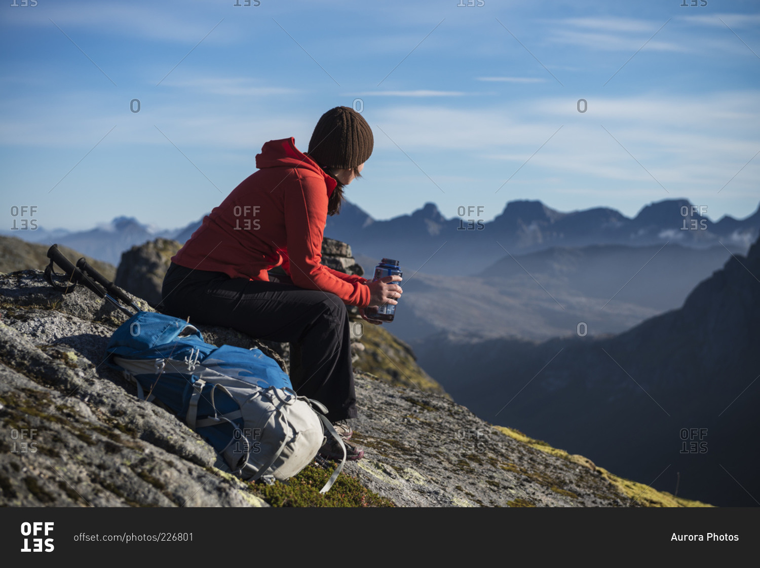 Enjoy mountain. Турист (the Hiker) 100\%. Норвегия счастье. Hiker Ocean Calcium.