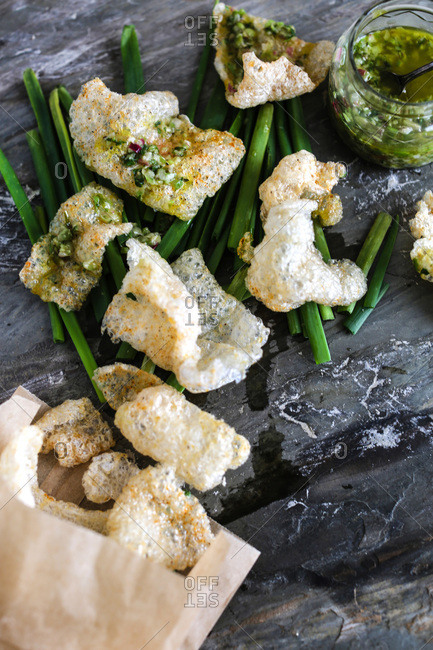 Grilled scallions and fried pork rind