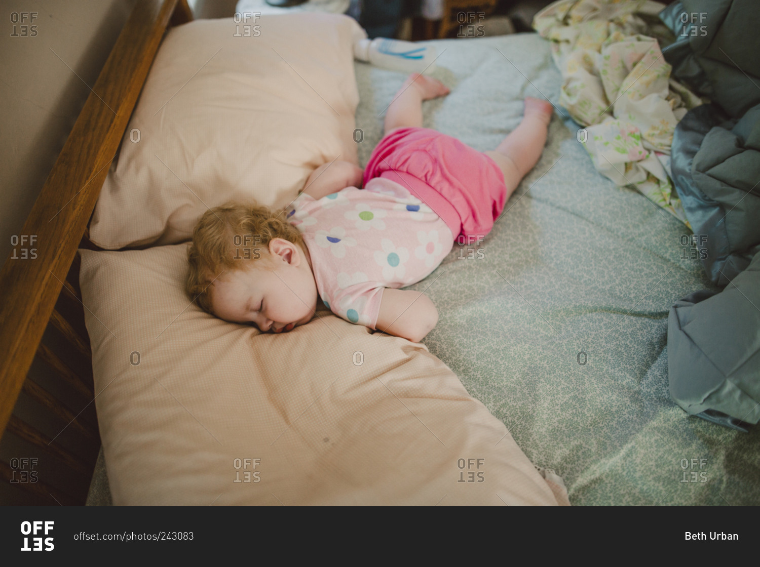 HD wallpaper: toddler wearing black long-sleeved shirt sleeping on brown  bed comforter set | Wallpaper Flare