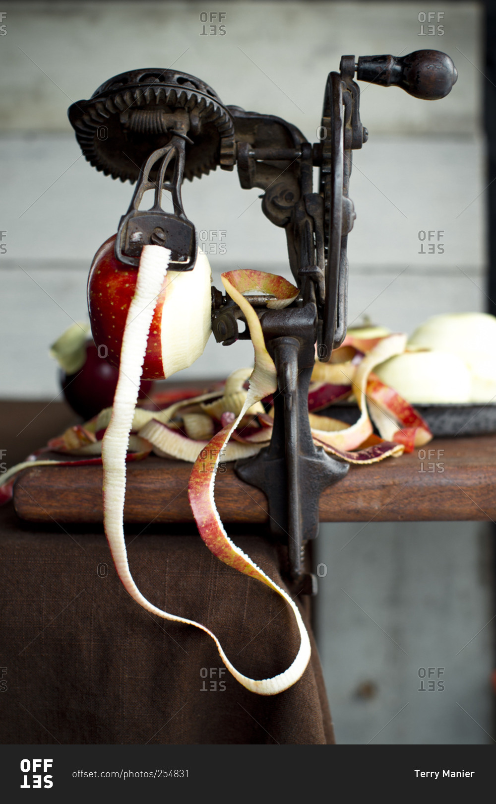 This Old-Fashioned Apple Peeler Is the Best Way to Peel Apples