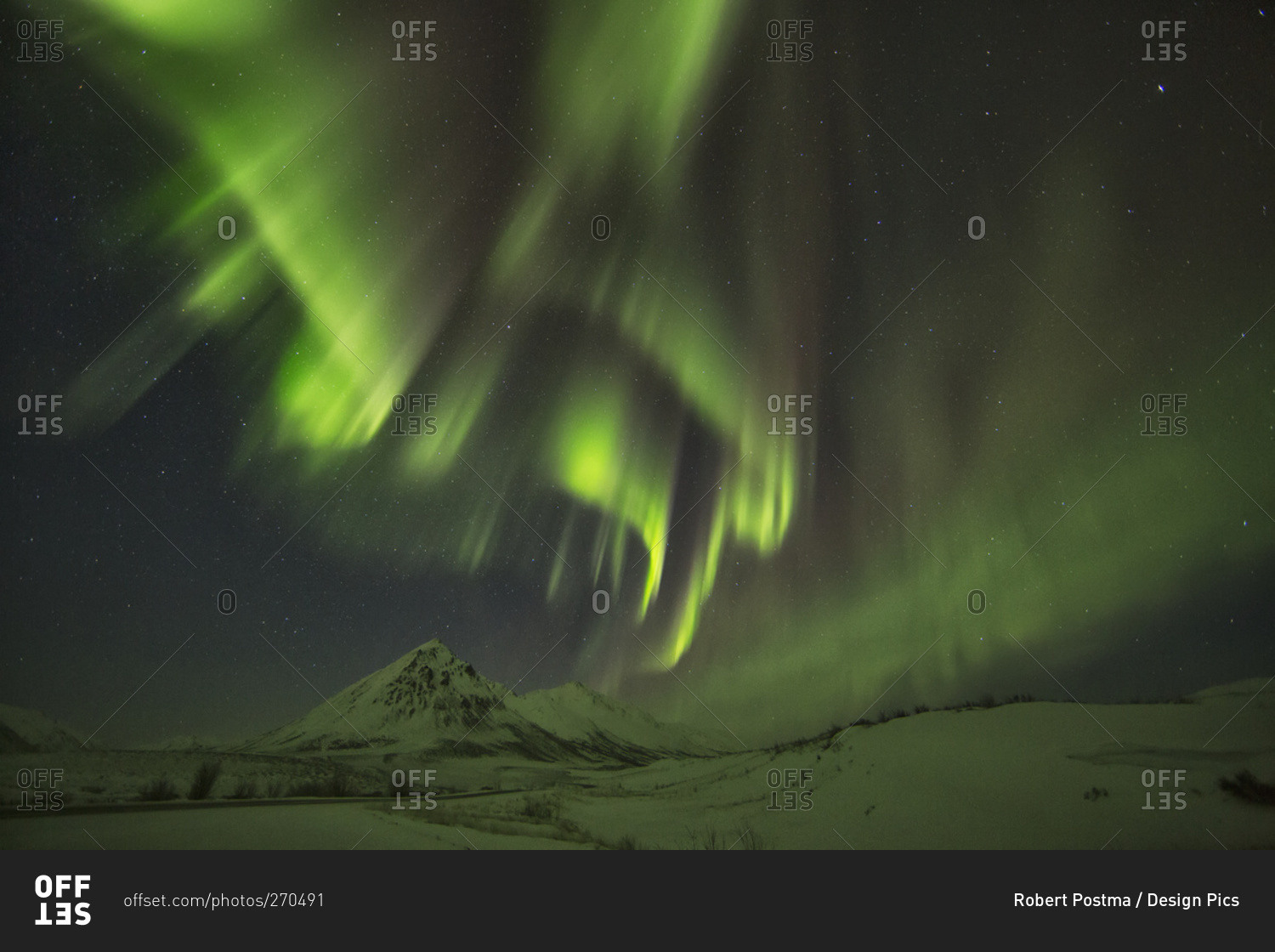 northern-lights-aurora-borealis-old-crow-yukon-canada-stock-photo