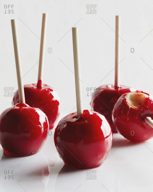 Candied apples on sticks - Offset