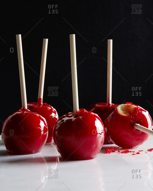 Bright red candied apples - Offset