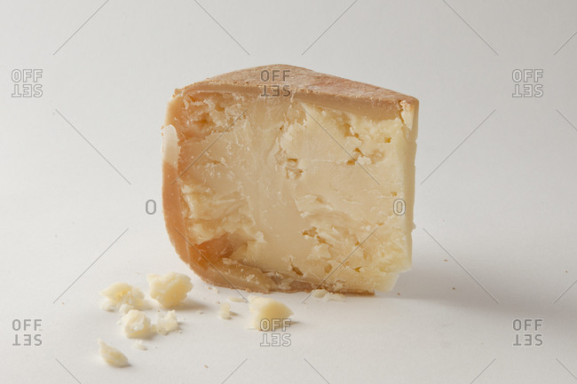 Hard cheese made from sheep and cow's milk in Wisconsin