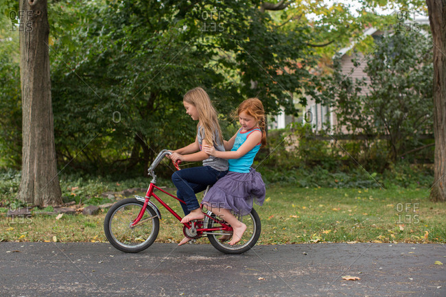 girls bike with banana seat