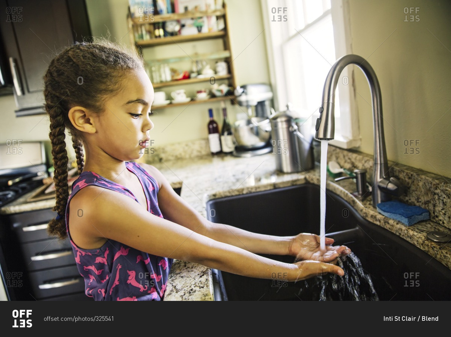 is it ok to wash hands in kitchen sink