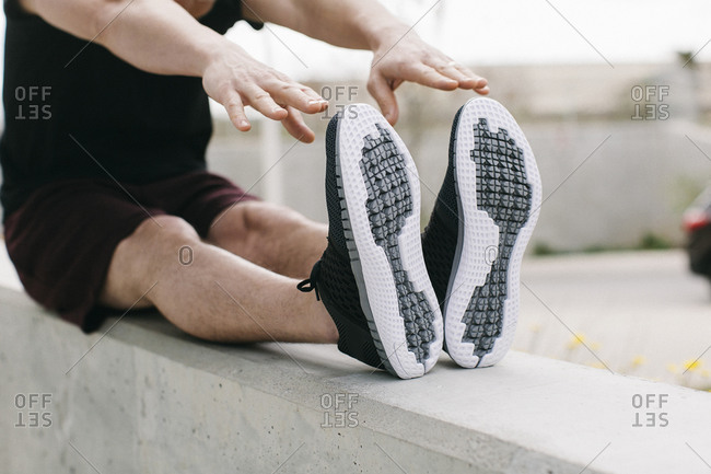 running shoes toes touch front