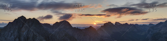 View from the Larchetfleckspitze towards sunrise above Karwendel mountains