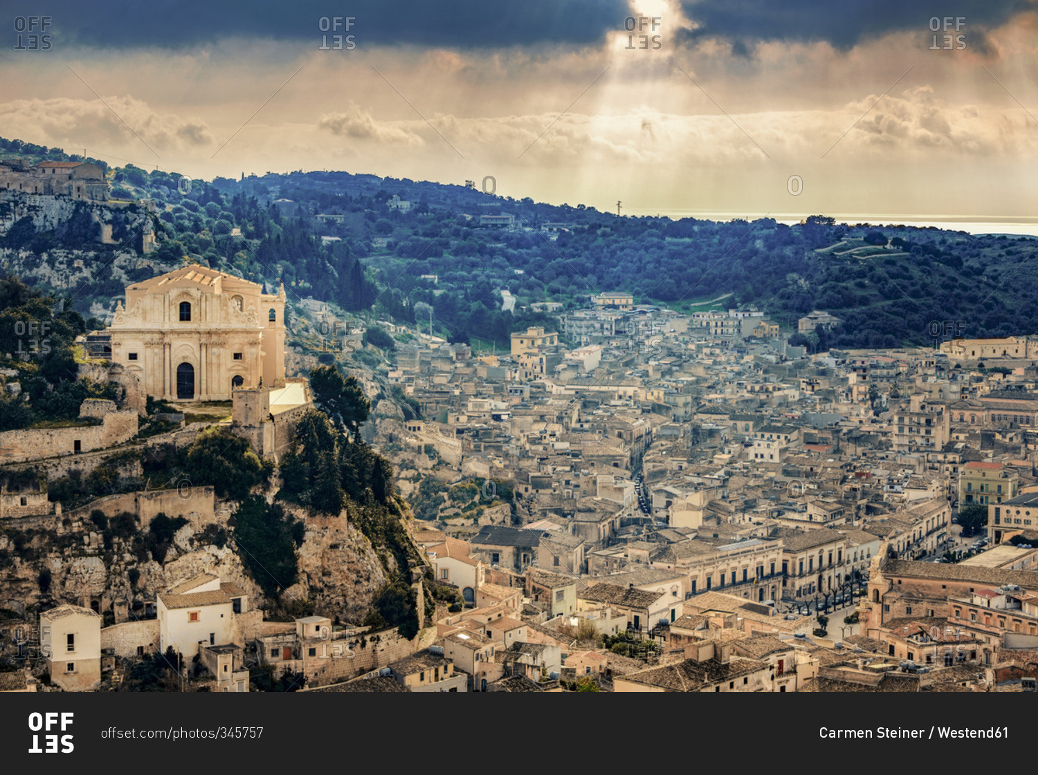 Italy, Sicily, Province of Ragusa, Val di Noto, Cityscape of Ragusa with Church San Mateo