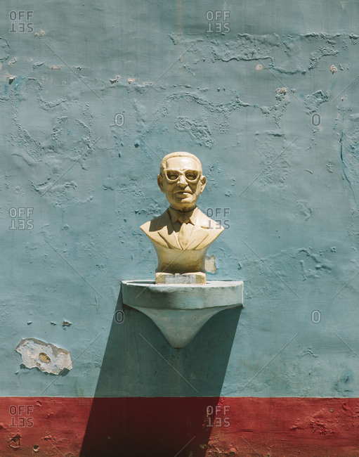 Bust of a famous Argentine poet on wall