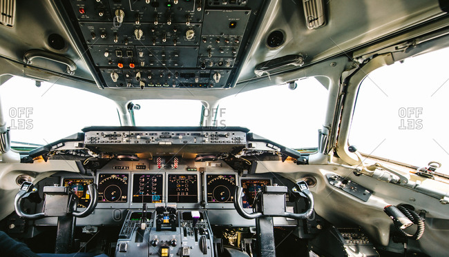 Empty airplane cockpit - Offset Collection