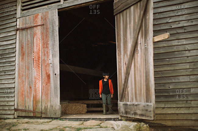 Open Barn Door barn door stock photos - offset Open Barn Door barn door stock photos - offset