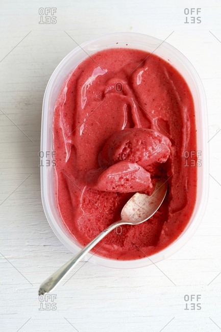 Frozen strawberry yoghurt - Offset Collection