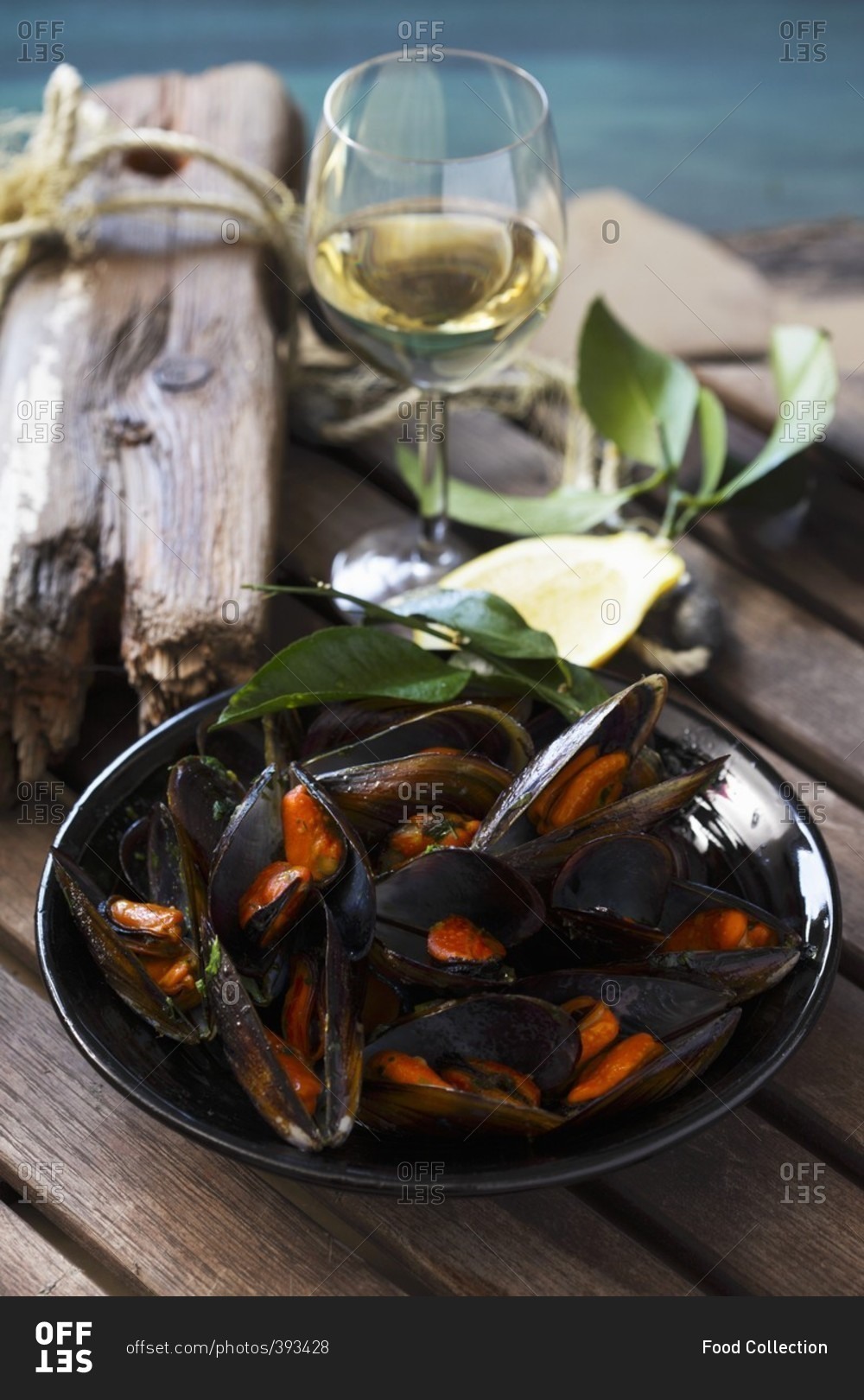 Mussels in white wine with butter