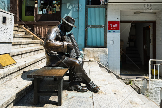 5/25/16: Accordion player statue in Busan, Korea