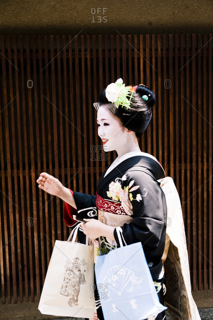 October 2, 2006: Maikos geisha observing Hassaku Day
