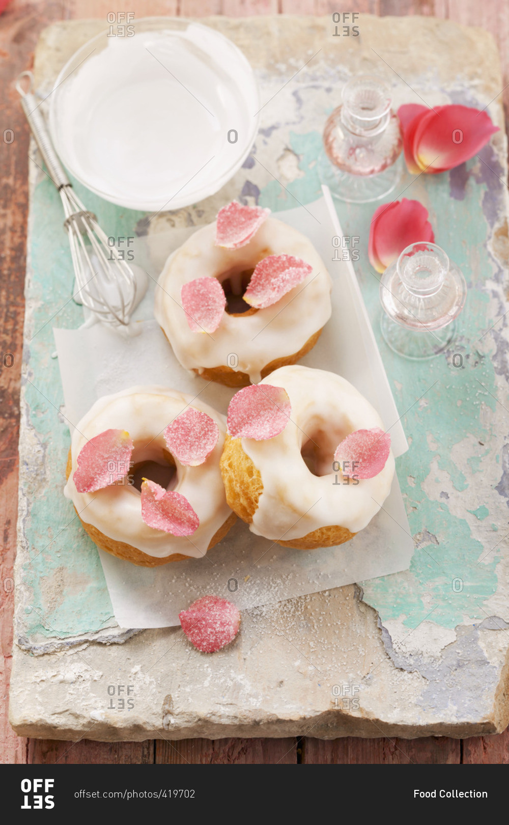 'La vie en rose' doughnuts with candied rose petals