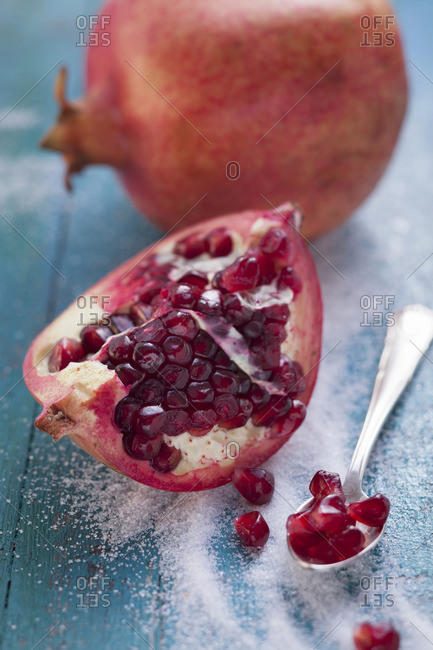 Pomegranate and pomegranate seeds - Offset