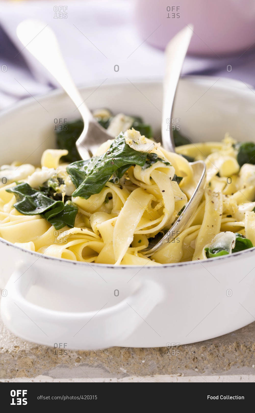 Tagliatelle with spring spinach and cheese