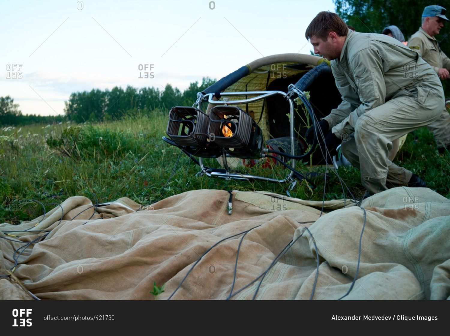 Hot air balloon crew preparing aircraft