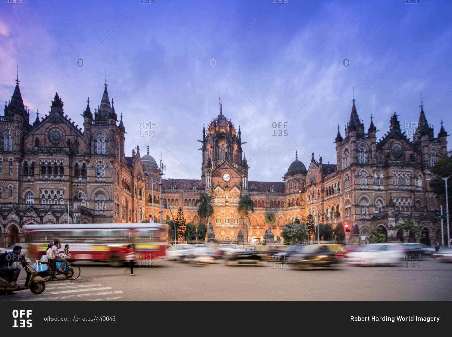 August 17, 2016: Chhatrapati Shivaji Terminus (Victoria Terminus ...