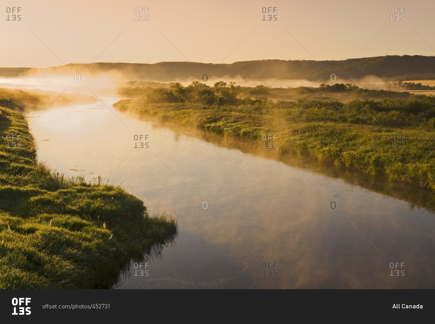 morning mist along the Qu�Appelle  River, Qu�Appelle  River Valley , Saskatchewan, Canada