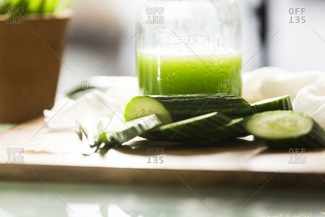 Herbal sunburn treatment of cucumber and aloe juice