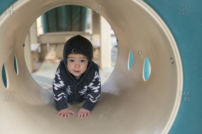 kid tunnels crawl through