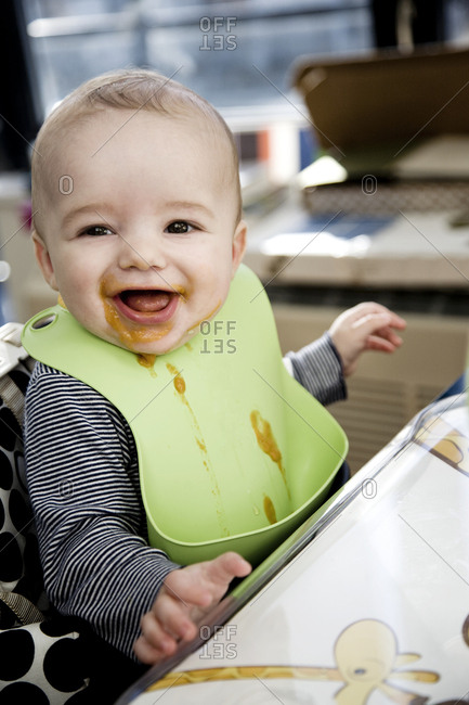 baby wearing bib