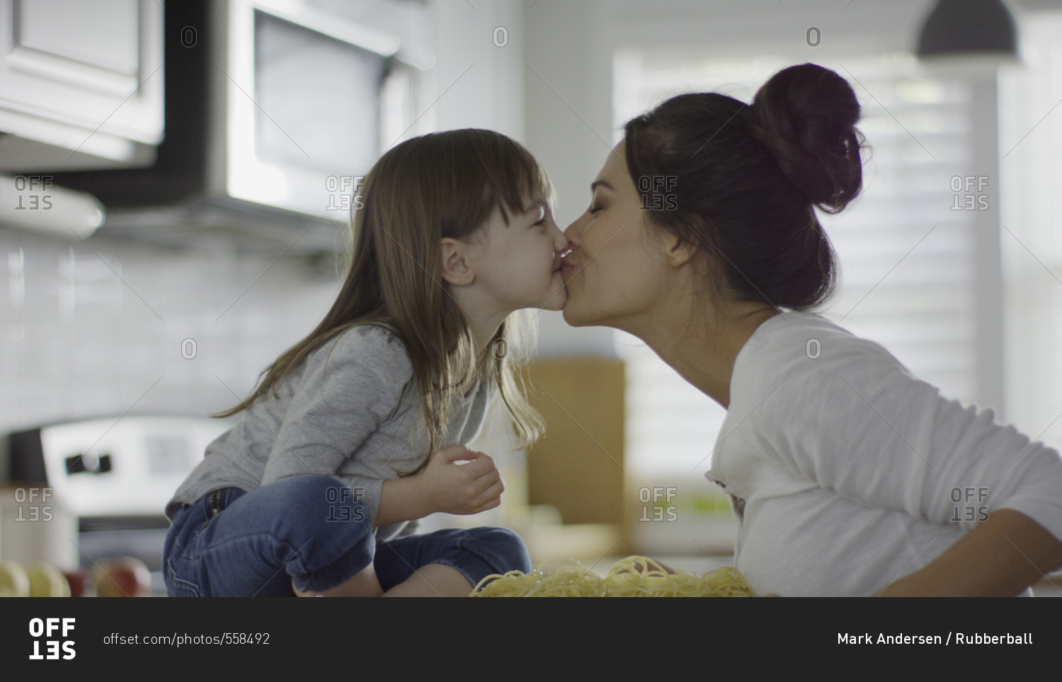 Stepmom and daughter. Мом daughter Kiss. Mother and daughter kissing с языком. Мом son Kiss tongue. Мом энд даутер Киссинг.