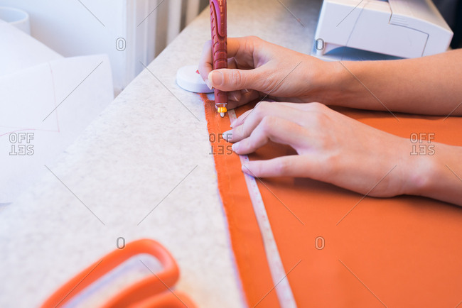 Hand marking cloth for sewing