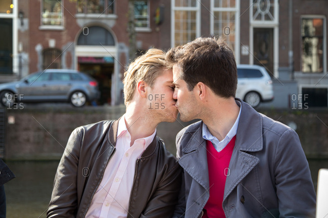gay men making out in car pics