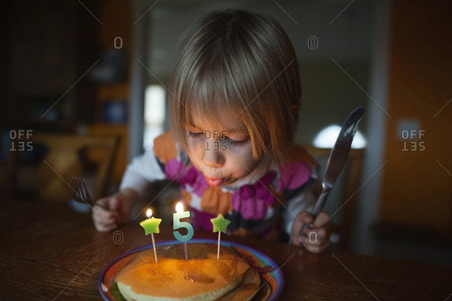 Little Girls Shorts stock photos - OFFSET