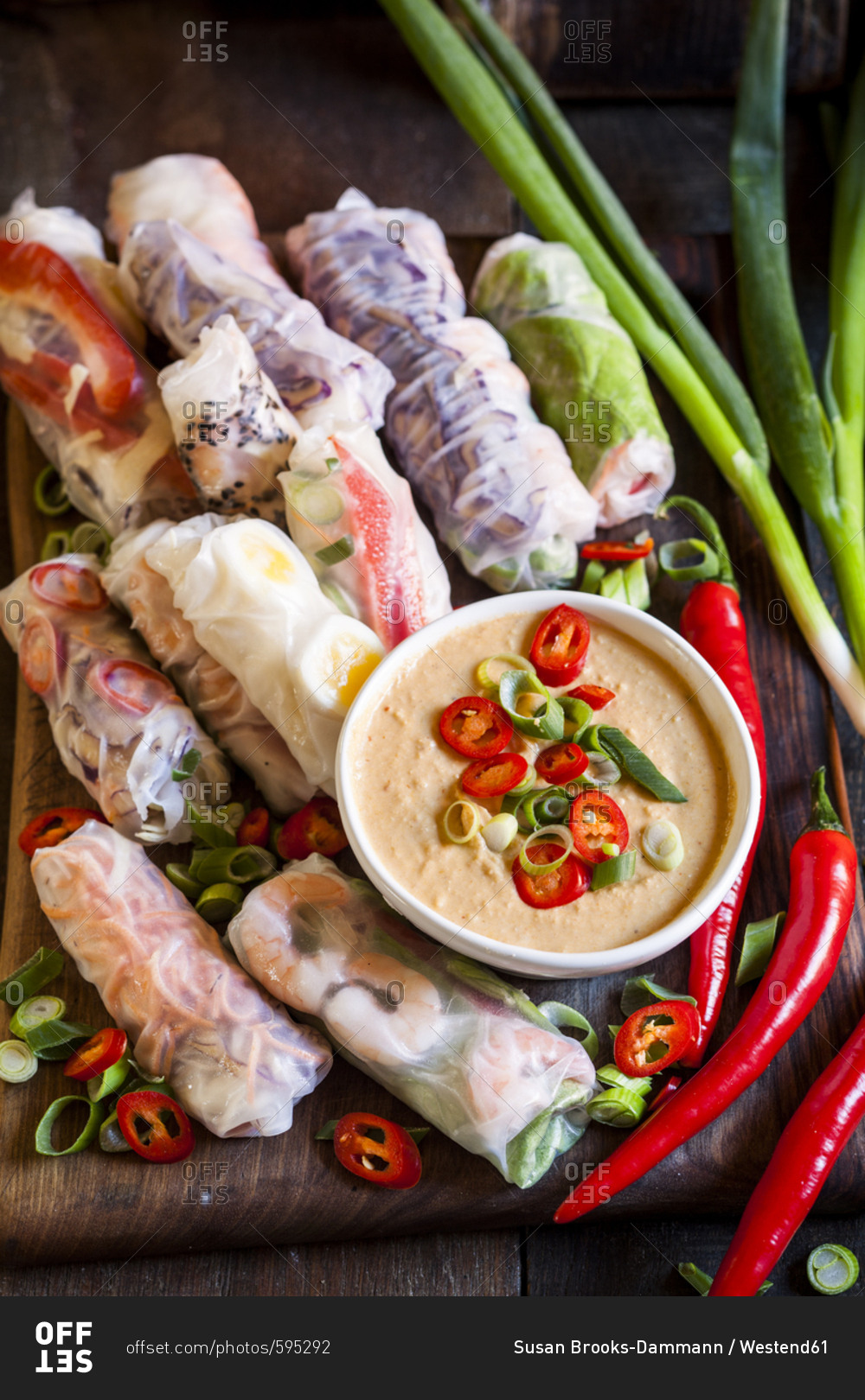 Vietnamese summer rolls with prawns and spicy peanut dip