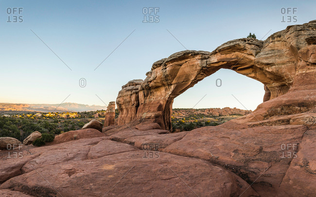 Broken Arch, Arches National Park, Moab, Utah, USA