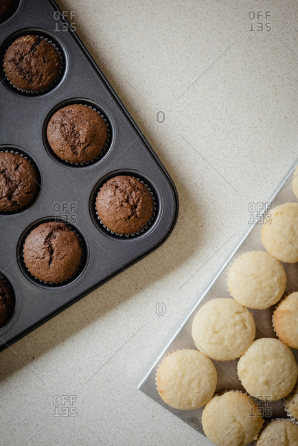 Freshly baked cup cakes in oven tray