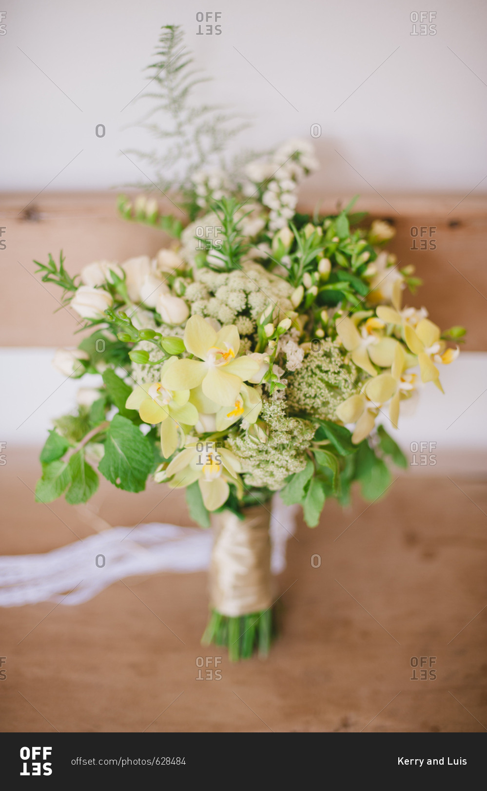 Bridal bouquet with yellow and white flowers