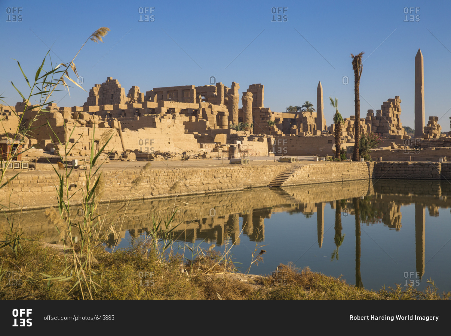 Sacred Lake, Karnak Temple, UNESCO World Heritage Site, near Luxor, Egypt, North Africa, Africa