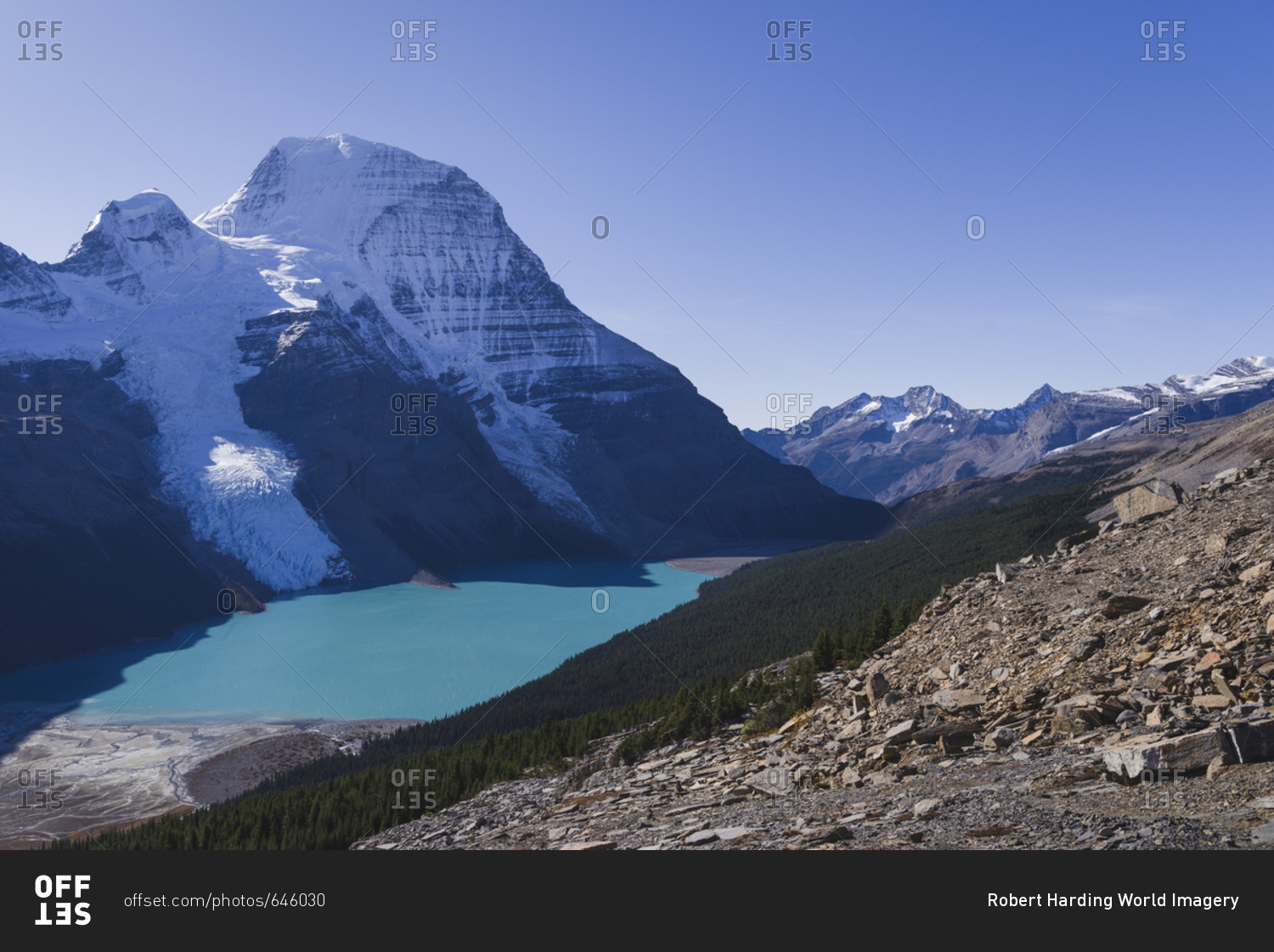 The highest peak of the Canadian Rockies, Mount Robson, and the Berg Lake viewed from the Mumm Basin trail, UNESCO World Heritage Site, Canadian Rockies, British Columbia, Canada, North America